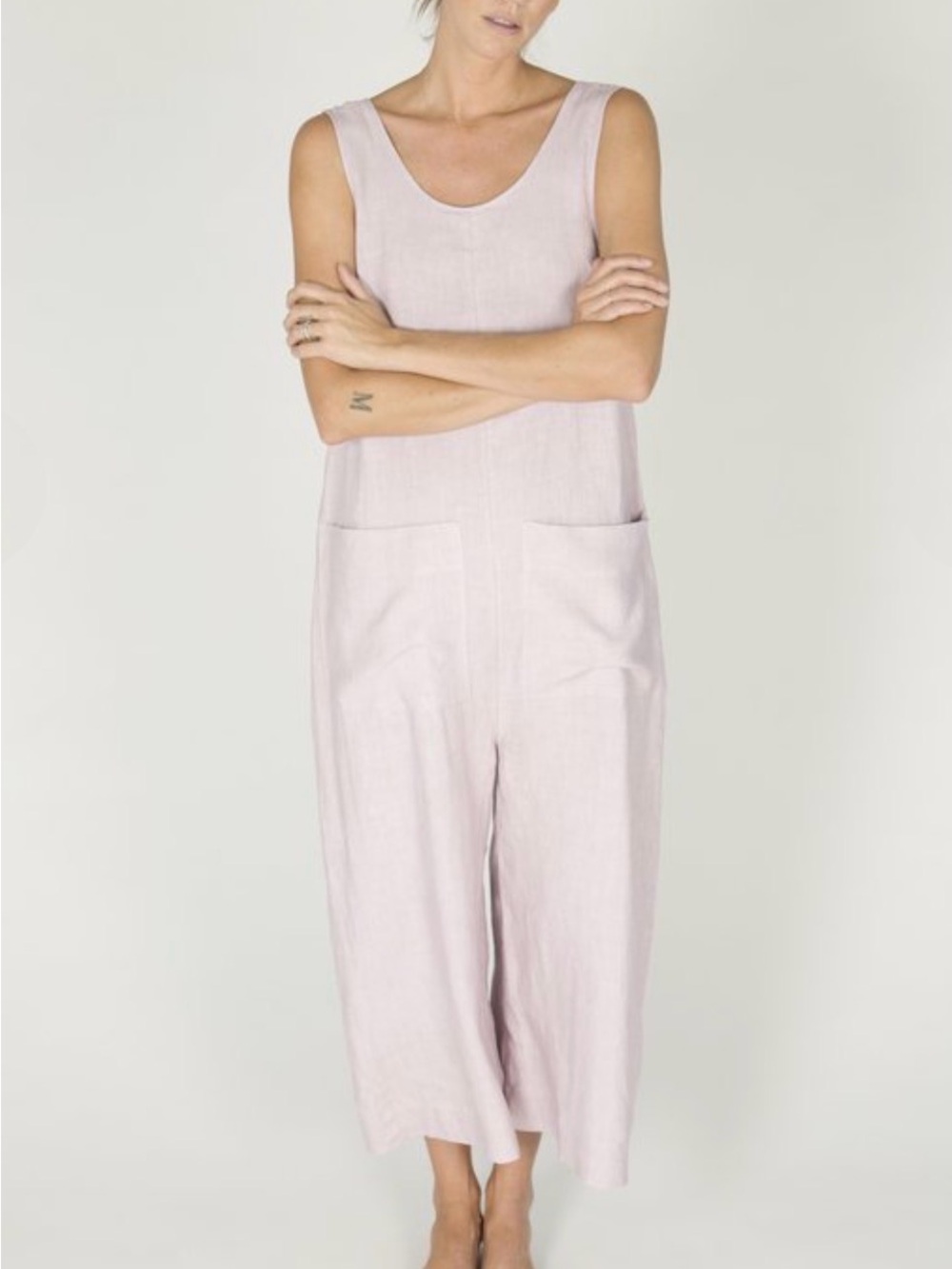 Relaxed Linen Scoop-Neck Jumpsuit in Light Pink